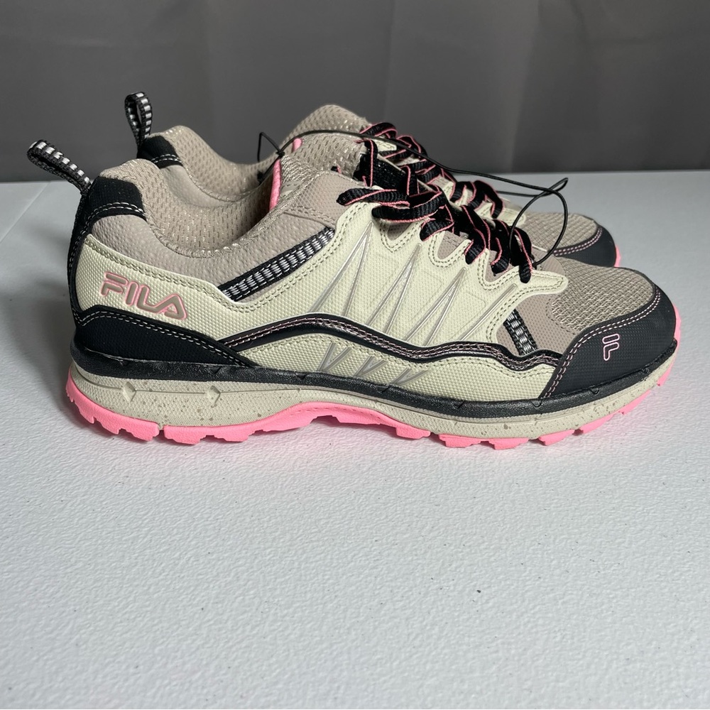 Fila Evergrand Women's Beige and Pink Trail Running Shoes Size 9.5 NWT